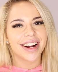 Ann Summerlin's Instagram, Twitter & Facebook