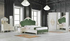 Re Adli Kullanicinin Yatak Odasi Panosundaki Pin Yatak Odasi Yatak