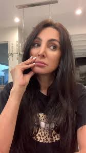 Elizabeth Plata's Instagram, Twitter & Facebook