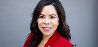 Elsie Moreno's Instagram, Twitter & Facebook