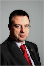 Luis Ursúa deja de prestar sus servicios como secretario general de Cetraa