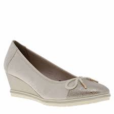 Confortable et féminine, impossible d'échapper à la tendance. Ballerines A Talon Compense Tamaris Ccv Mode