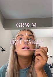 Lydia Waters's Instagram, Twitter & Facebook