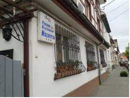 Na miejscu dostępny jest parking. Villa Helvetia In Targu Mures Romania Lets Book Hotel