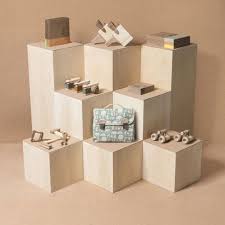 15 Shop Display Interior Design Ideas To Attract More Buyers Gift Shop Displays Shop Display Display Design