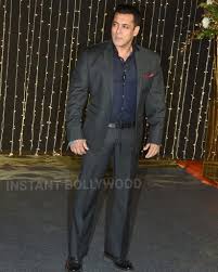 Handsome Salman Khan At Priyanka N Nick S Wedding Reception Salman Khan Handsome Single Breasted Suit Jacket Colors tv recently released the promo of bigg boss 10 featuring salman khan in a space suit walking on moon. handsome salman khan at priyanka n nick