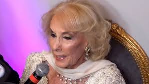 Mirtha Legrand went to Cosano's fashion show and talked about everything:  her health, her program...