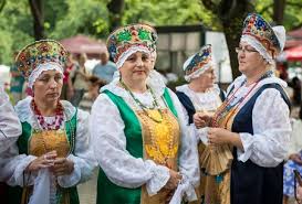Die lettischen damen legen zwar viel wert auf ihre freiheit, da sie spontan, gesellig, aktiv und humorvoll sind, dennoch ist der partner ein wichtiger teil. Riga Lettland Juli 03 Tanzen Fur Kinder In Trachten An Der Lettischen Nationaloper Song And Dance Festival Am 03 Juli 2013 Beginnen Urlaub War Halten Von 30 Juni 2013 Bis Zum