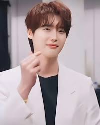 Gorgeous in white. Lee Jong Suk #LeeJongSuk❤️