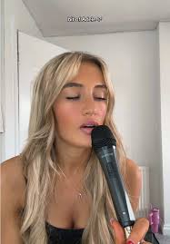 Adele's Cheeky Moment Before Gigs in Liverpool