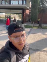 Yo Caminando En El Parque En El 14 De Febrero