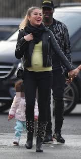 This is the right club for me to achieve everything i hope to. manager jose mourinho said the france international could. Man Utd Star Paul Pogba S Girlfriend Maria Salaues Displays Huge Baby Bump Mirror Online