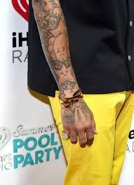From that point onwards, his tattoo collection has been steadily growing, and you can get a look at his fantastic body art in many pictures. More Pics Of Chris Brown Round Sunglasses 6 Of 12 Sunglasses Lookbook Stylebistro