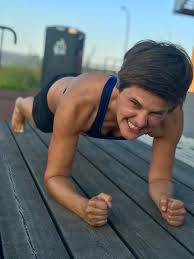 Mit den dazugehörigen übungen führt sie. Online Fitnesskurs Shaolin Ubungen Fur Zuhause 1 Smizing