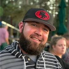 Tammie Hollis's Instagram, Twitter & Facebook