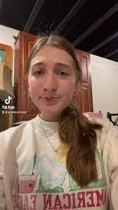 Janelle Schell's Instagram, Twitter & Facebook