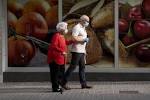 Calls to 70,000 elderly people to give them help and support ...