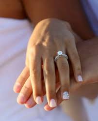 En cataluña y la comunidad valenciana, sin diseño de acabado pulido con circonita central de talla brillante de 7 mm engastada en brazaletes. 18 Ideas De Anillos De Pedida Anillos Anillos De Compromiso Anillo