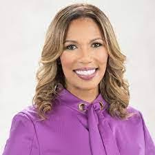 Roslyn Lane's Instagram, Twitter & Facebook