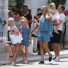 Steven gerrard married alex curran, a model and fashion writer, in june of 2007 in wymondham. Alex And Steven Gerrard Enjoy Family Day Out With Their Three Daughters Daily Mail Online