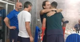 وكان من المقرر أن تُقام في الفترة من 12 يونيو إلى 12 يوليو 2020. Ù…Ø¨Ø§Ø±ÙŠØ§Øª Ø§Ù„ÙŠÙˆØ±Ùˆ Ø³Ø¨ÙŠÙ†Ø§Ø²ÙˆÙ„Ø§ ÙŠÙˆØ¯Ø¹ Ù„Ø§Ø¹Ø¨ÙŠ Ø¥ÙŠØ·Ø§Ù„ÙŠØ§ Ø¨Ø§Ù„Ø¯Ù…ÙˆØ¹ ÙÙŠØ¯ÙŠÙˆ ØµØ­Ø§ÙØ© Ø§Ù„Ø¬Ø¯ÙŠØ¯ Ø±ÙŠØ§Ø¶Ø©