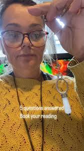 With every reading you can have 5 questions answered. 🔮 www.miss-Kelly.com