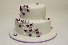 Die wasserbomben sorgen für kreative. 2 Stockige Hochzeitstorte Mit Schmetterlingen Butterfly Cakes Cake Decorating Desserts