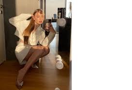 Duygu özaslan ali biçim hakkında konuşuyor. Duygu Ozaslan Sampuan Reklami Icin Soyundu