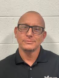 Van Chevrolet Service Staff