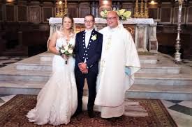 Il passato da paninaro, il fare spavaldo al primo appuntamento quando era un trentenne rampante figlio di un importante professore appena tornato da yale. Amelia Festa Per Giulia E Matteo Novelli Sposi Umbriaon