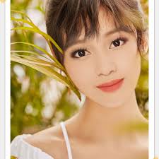 Kay Lay's Instagram, Twitter & Facebook