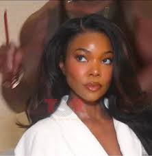 Gabrielle Union이 얼굴에 서비스 중! 😮 💨 TSRStaffBD