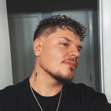 Stephen Duell's Instagram, Twitter & Facebook