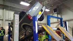 An overhead lift has nothing on the floor between the two columns,this design makes it much easier to roll jacks,oil drains,etc. Cable Broke I Was Called In To Remove The Vehicle From The Hoist With A Flat Bed It Took A While But We Were Able To Get It Off The Hoist With