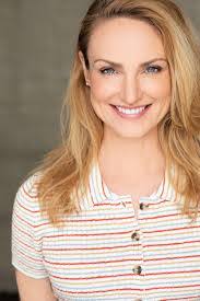 Carly Thomas's Instagram, Twitter & Facebook