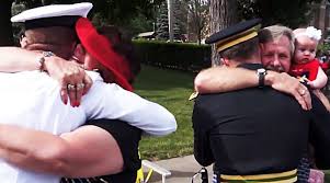 Video Military Sons Return Home And Surprise Parents While Marching In 4th Of July Parad Military Homecoming Surprise Military Homecomings 4th Of July Parade
