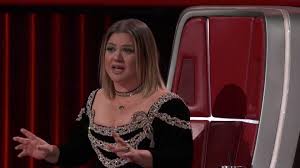 Kelly brianne clarkson (born april 24, 1982) is an american singer, songwriter, actress, author, and television personality. Kelly Clarkson Tears Up At Desz S Song On The Voice Cnn Video