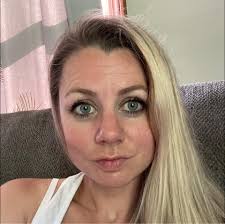 Low-light indoor plants and succulents