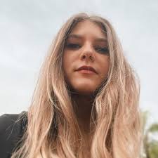 María Elena Borges (@borgesmariae)