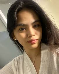 Look at my eyes! I didn't get enough sleep, yet my eyes still look alive.  That's because of Brows by Aica. If you want to get your lashes, brows, and  lips done.