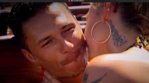 Fliegt Dara heute raus?