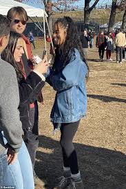 Sasha obama's lifestyle 2020 ☆ new boyfriend, net worth & biography help us get to 100k subscribers! Malia Obama Spends The Christmas Holidays In London With Long Term British Boyfriend Daily Mail Online
