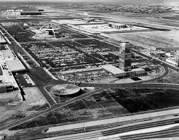 L'aéroport de los angeles contient neuf terminaux disposés comme la forme u. Epingle Sur Voyage