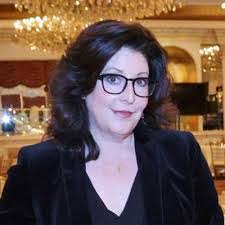 Suzanne Distefano's Instagram, Twitter & Facebook