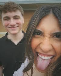 Alyson Baxter's Instagram, Twitter & Facebook