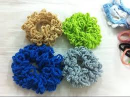 مطاط شعر بالكروشيه Youtube Crochet Hair Accessories Crochet Hair Clips Handmade Scrunchie