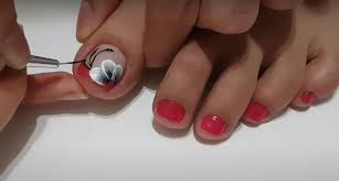 Ver más ideas sobre uñas de los pies pintadas, uñas pies, diseños de uñas pies. Unas De Los Pies Decoradas En Color Rosado Con Flores Blancas Belleza