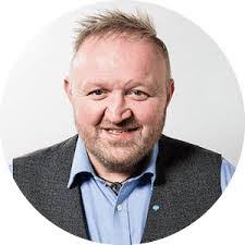 Darryl Cooke's Instagram, Twitter & Facebook