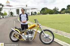 Seorang pns cantik rela mencinta pria bekerja montir!! Pamor 4 Kendaraan Yang Dinaiki Presiden Jokowi Ini Langsung Naik Salah Satunya Motor Trail Motorplus Online Com