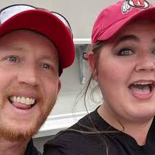 Devon Beecher's Instagram, Twitter & Facebook